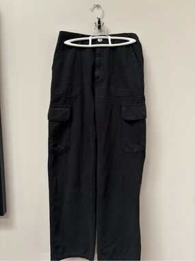 Black Zara Women’s High Rise Straight-Leg Cargo Pants